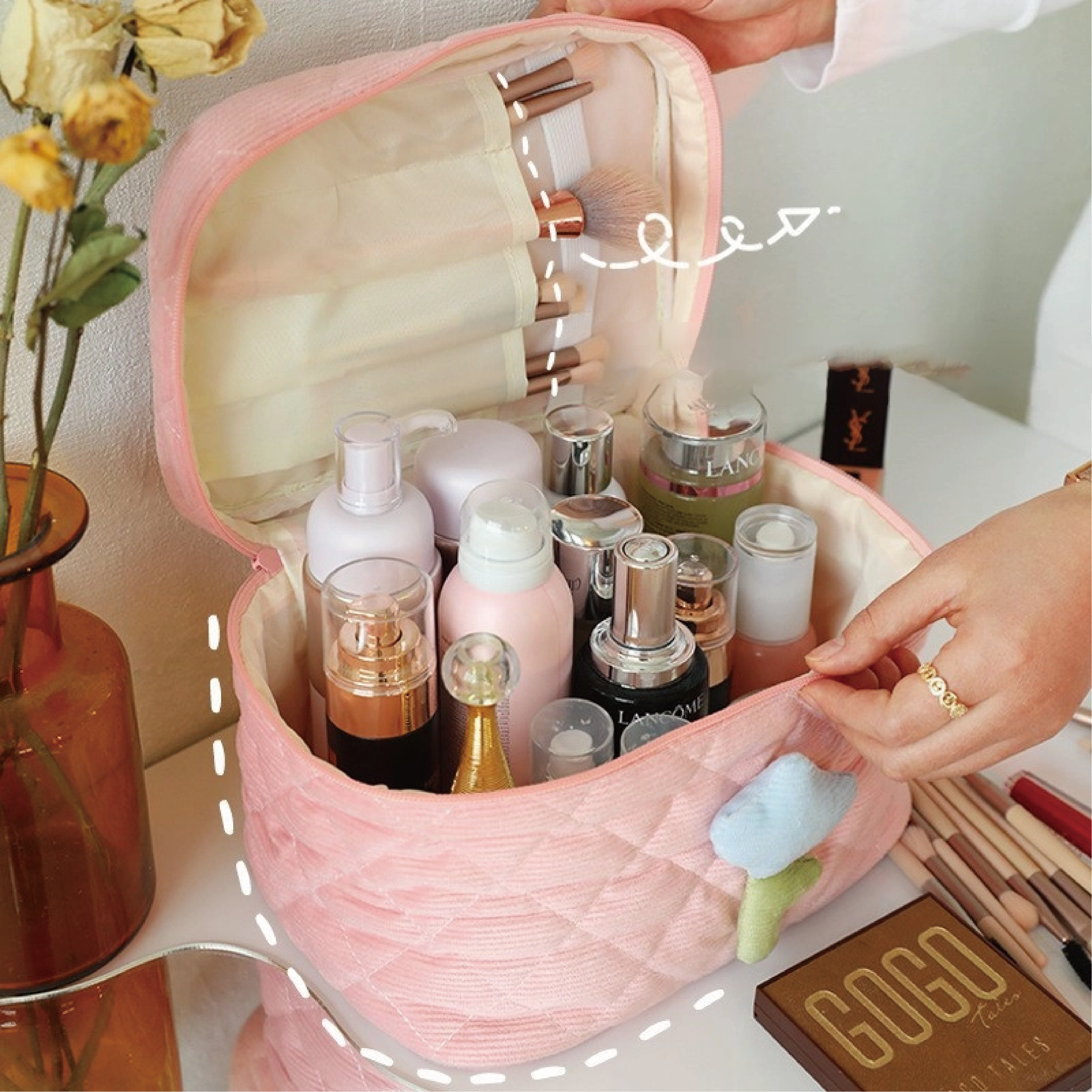 High-End Corduroy Cosmetic Bag for Women Large Capacity Portable for Toiletry Bag Zipper Closure Cute Ins Design Wholes