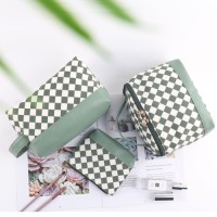 Hot-Selling Eco-Friendly Quilted Portable Travel for Toiletry Bag Large Capacity Handheld Makeup Skincare Cosmetic Fash
