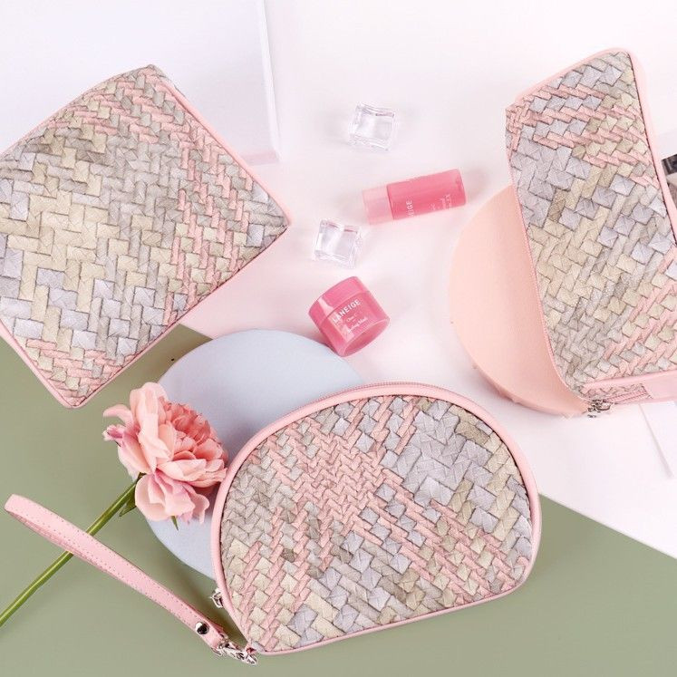 New Fashion Korean Style Womens PVC Bag Travel Storage for Toiletry Makeup Bag Zipper Closure Manufacturer